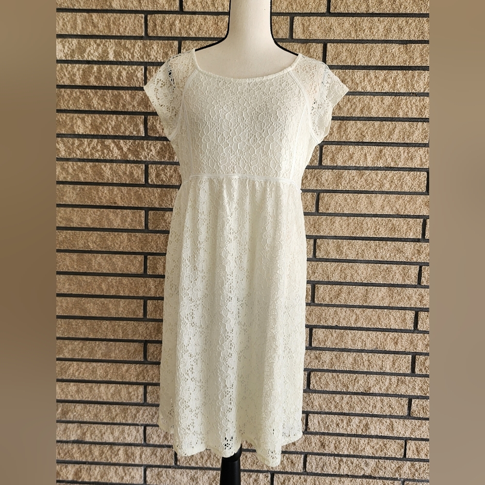 White Maternity Dress | Eyelet Floral Dress Size Medium by Motherhood Ma…